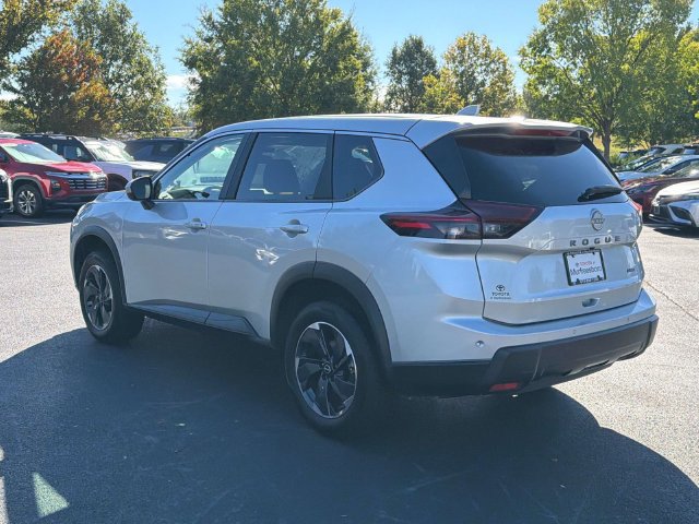 Used 2025 Nissan Rogue SV AWD/4WD image 6
