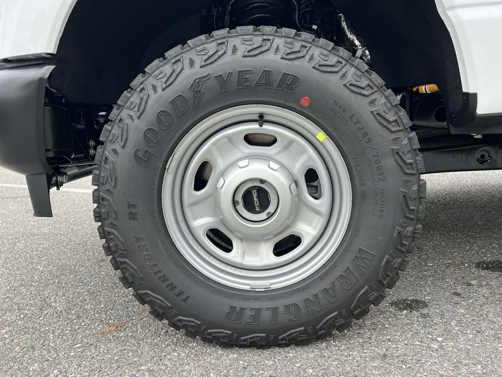 New 2027 Ford F250 XL w/ XL Off-Road 33" Tire Package AWD/4WD image 12