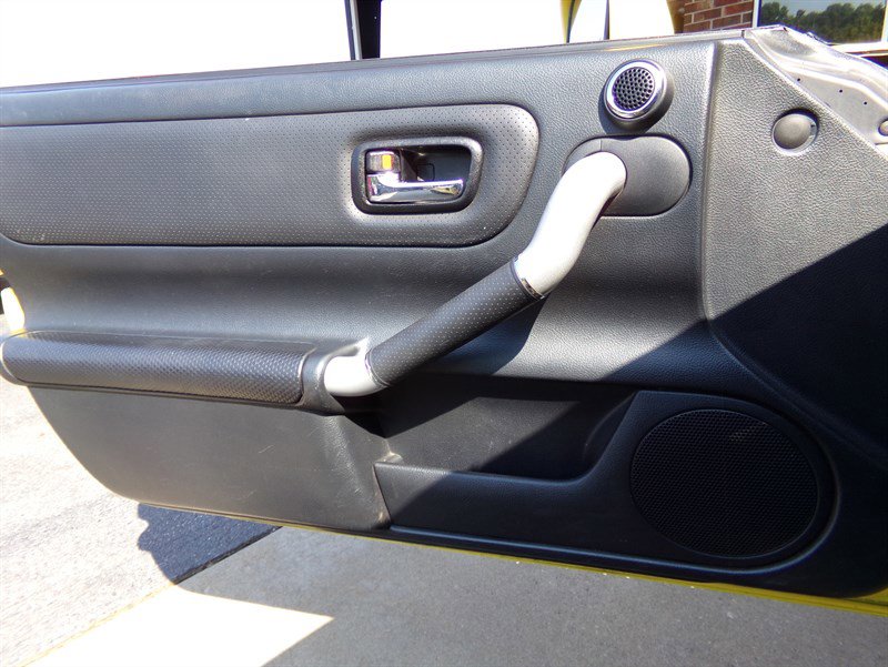 Used 2004 Toyota MR2 image 38