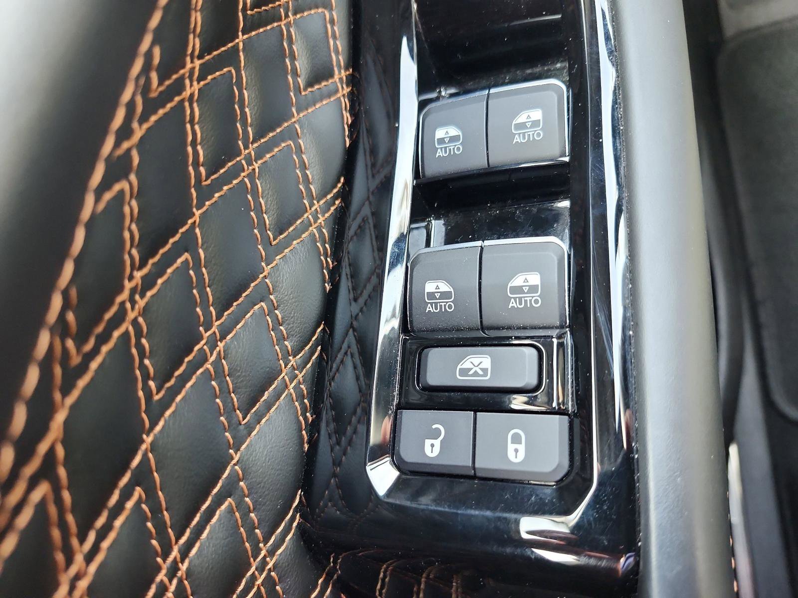 Used 2023 Jeep Grand Cherokee L Summit w/ Advanced Protech Group IV image 23