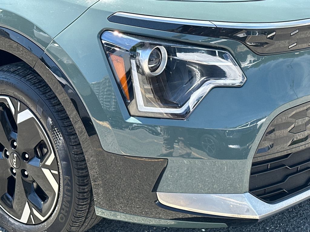 Certified 2023 Kia Niro Wind w/ Wind Preserve Package FWD image 11