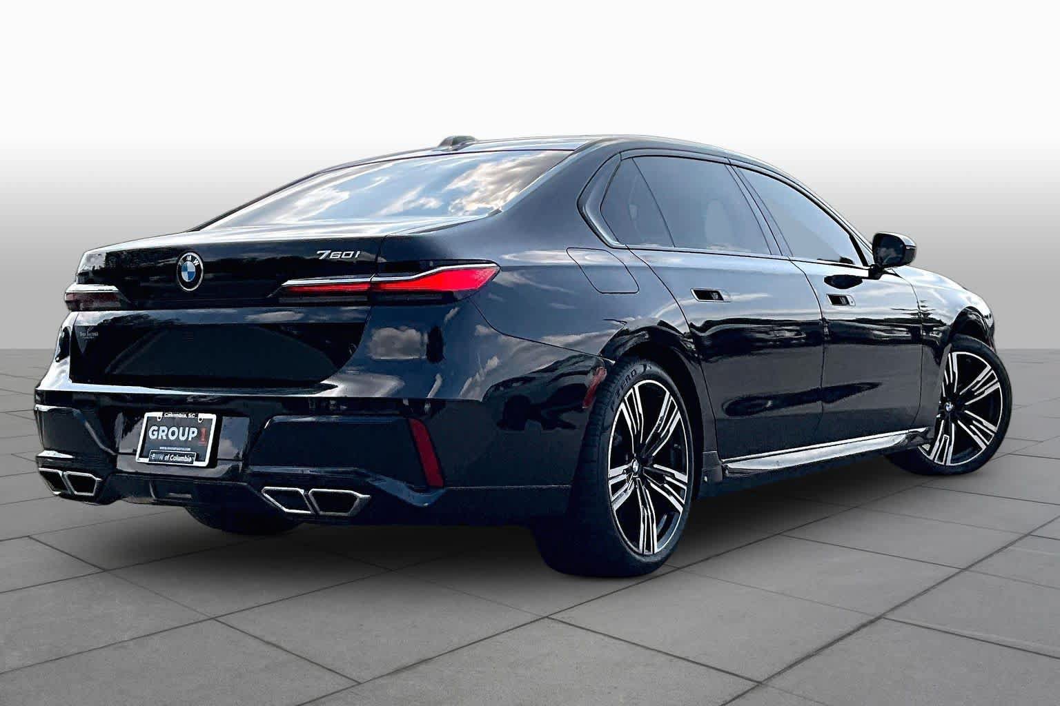 Used 2024 BMW 760i xDrive w/ Executive Package AWD/4WD image 12
