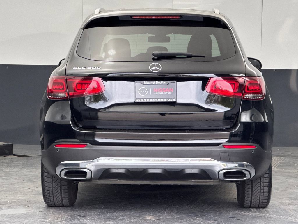 Used 2021 Mercedes-Benz GLC 300 image 4