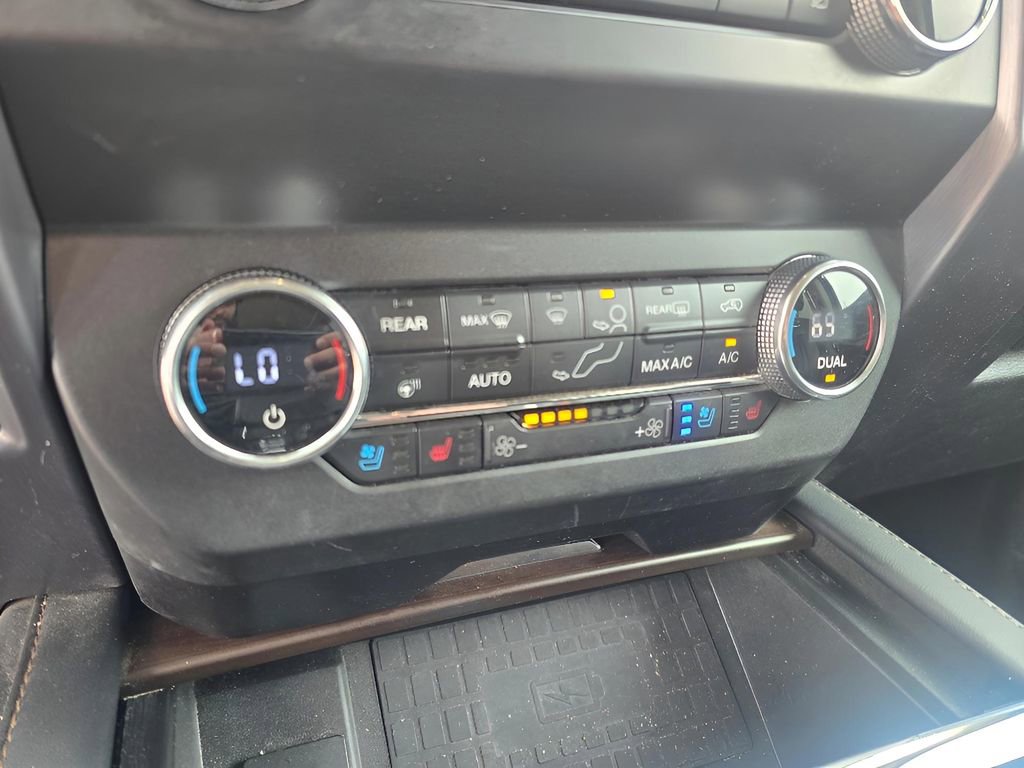 Used 2019 Ford Expedition Platinum image 21