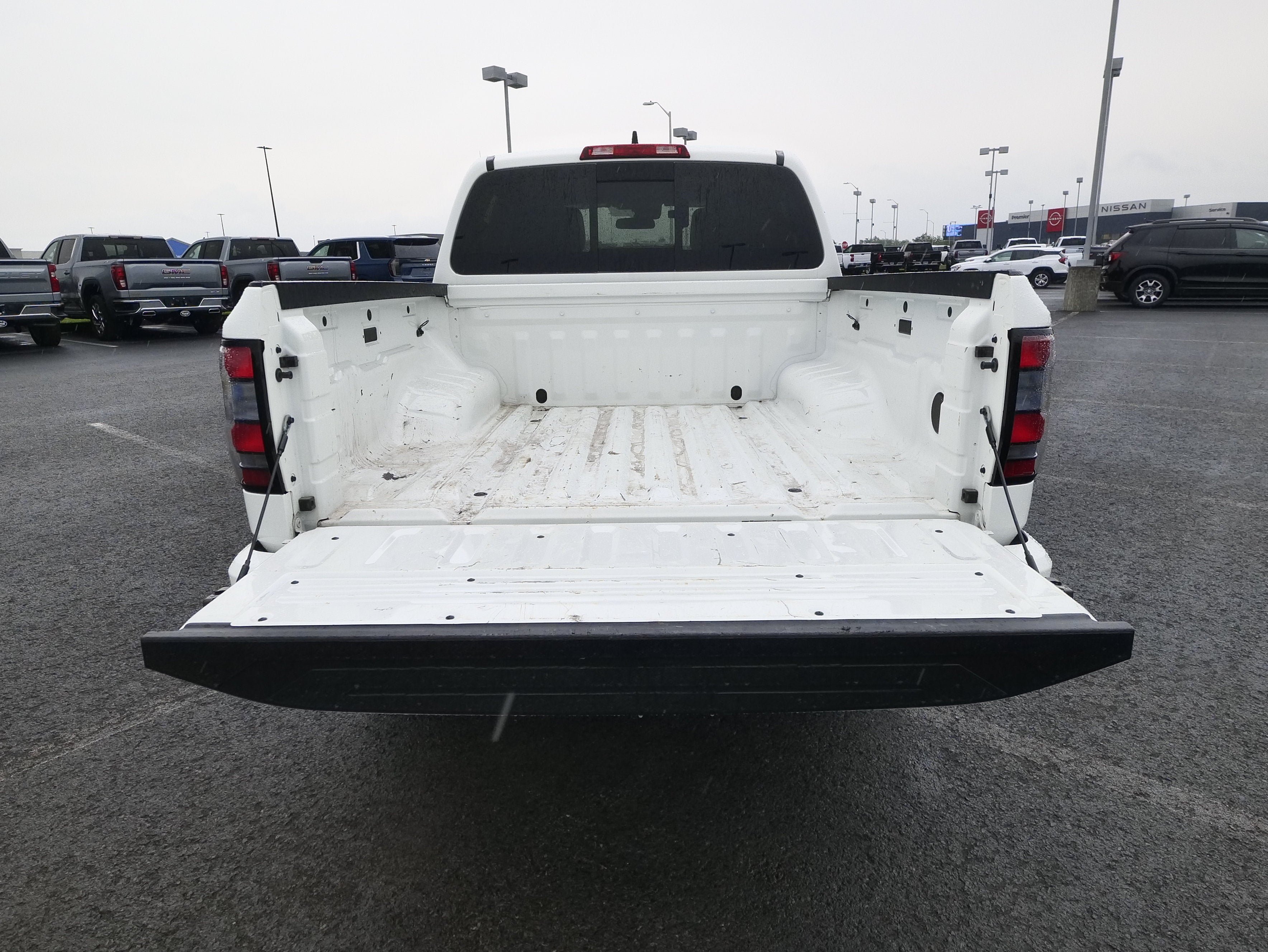 Used 2025 Nissan Frontier SV AWD/4WD image 10