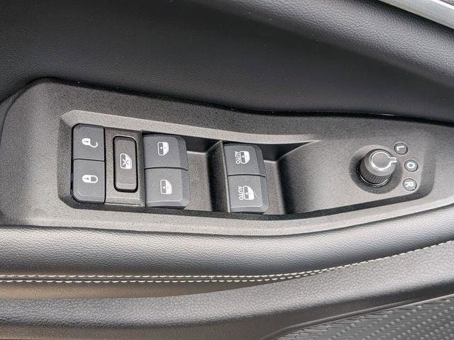 Certified 2024 Jeep Grand Cherokee Limited AWD/4WD image 17