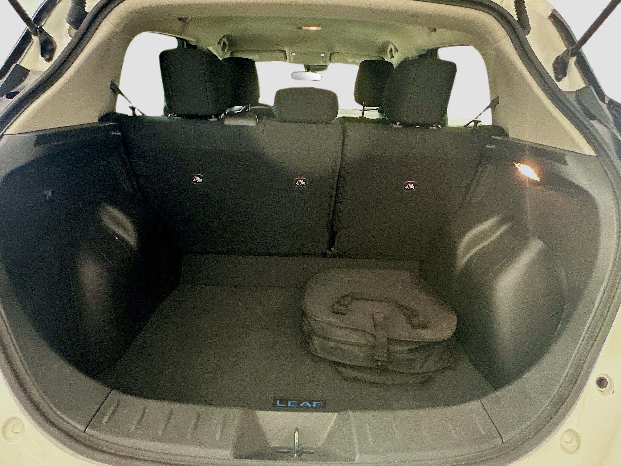 Used 2025 Nissan Leaf S image 29