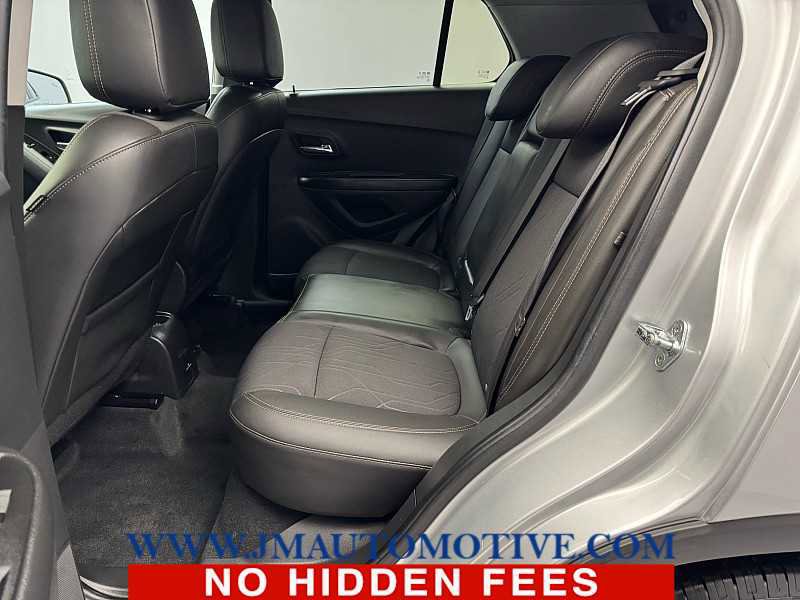 Used 2021 Chevrolet Trax LT w/ Driver Confidence Package image 14