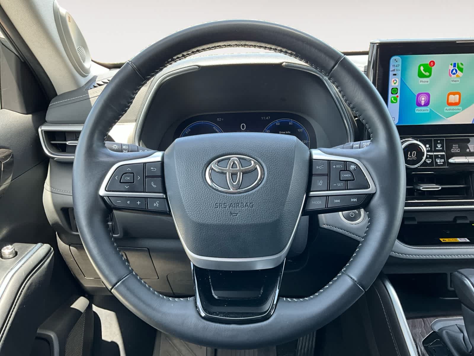 Used 2025 Toyota Highlander Platinum AWD/4WD image 12