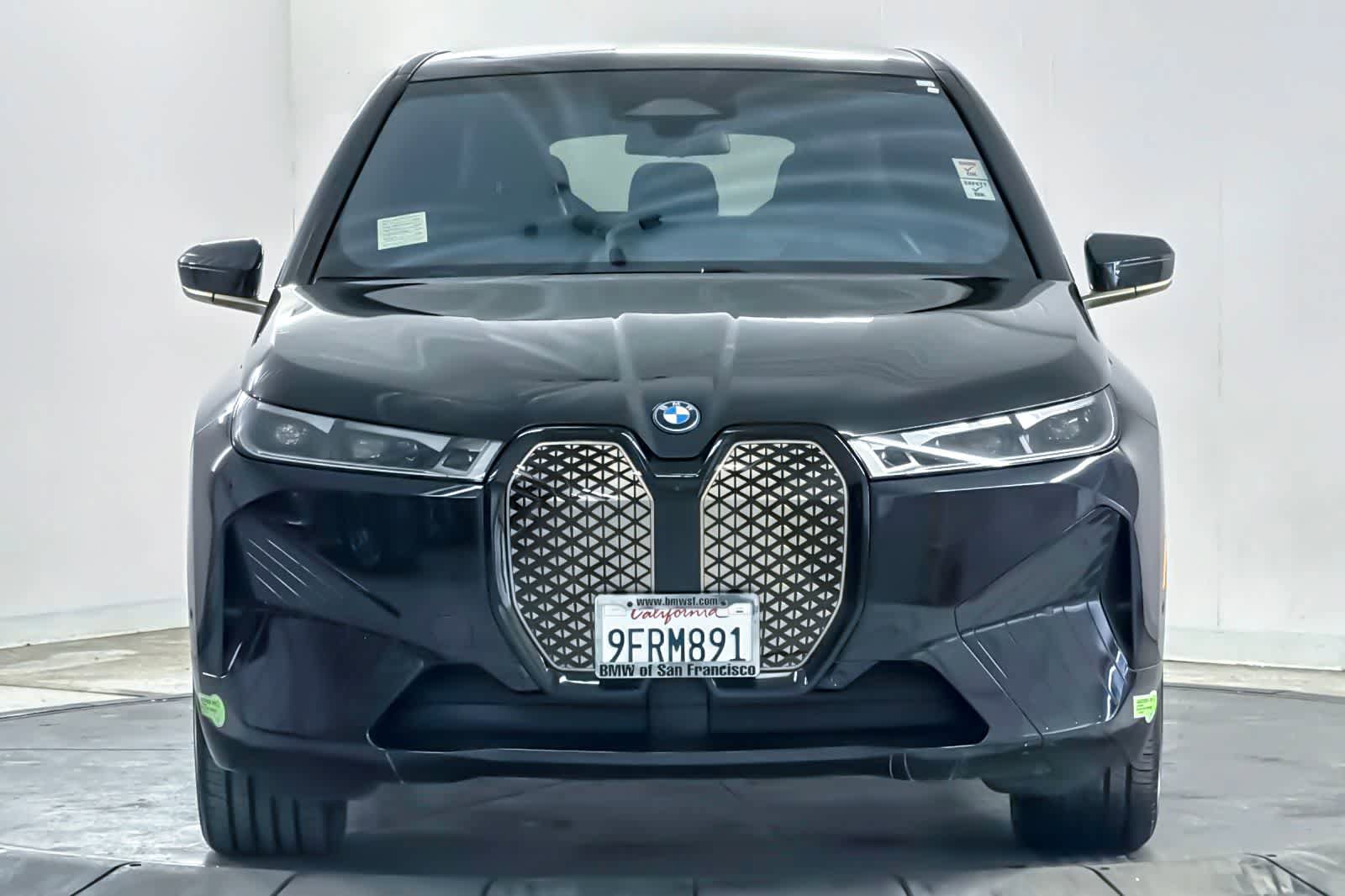 Used 2023 BMW iX xDrive50 w/ Sport Package image 10