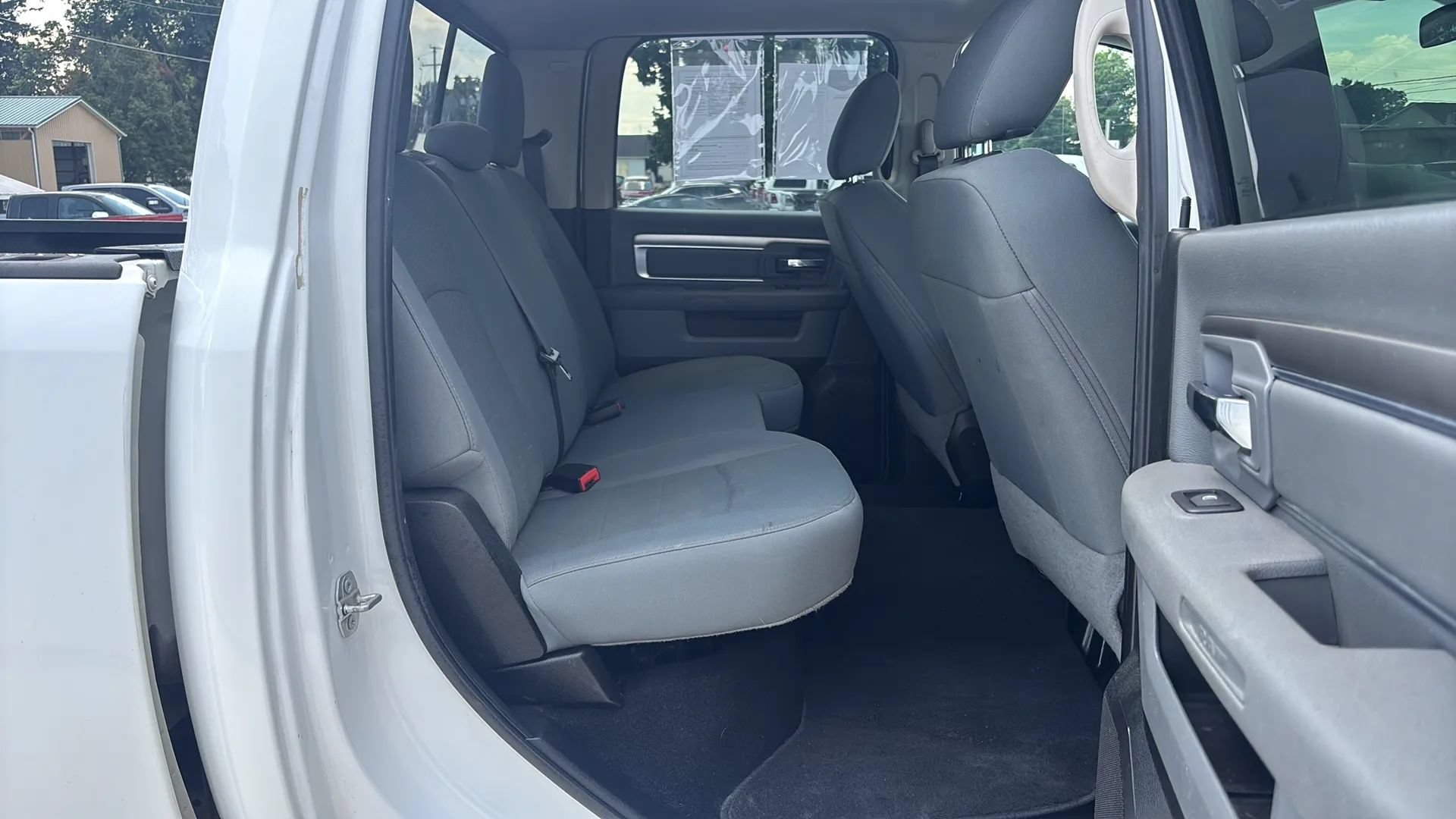 Used 2018 RAM 2500 SLT AWD/4WD image 15