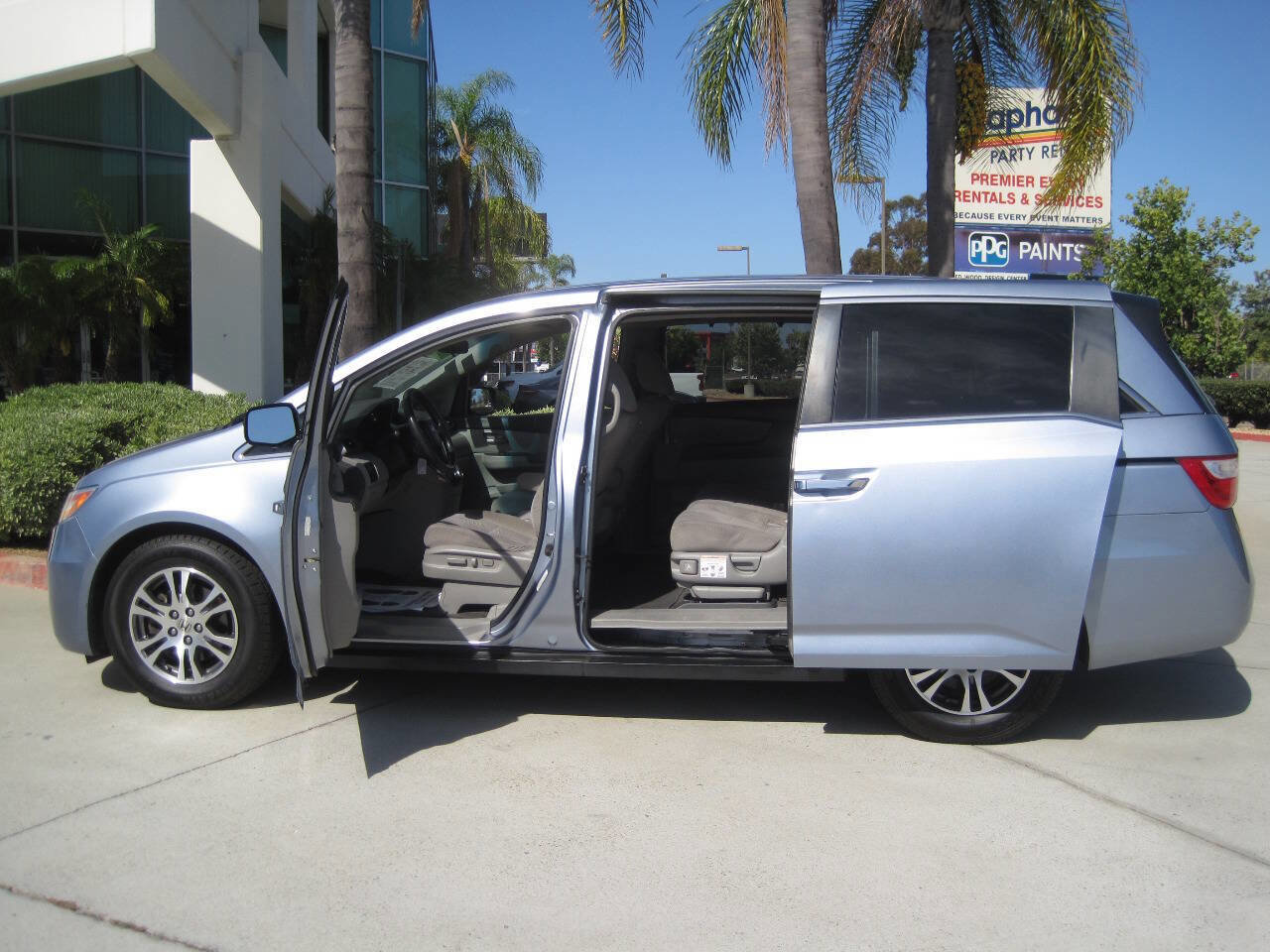 Used 2012 Honda Odyssey EX image 18