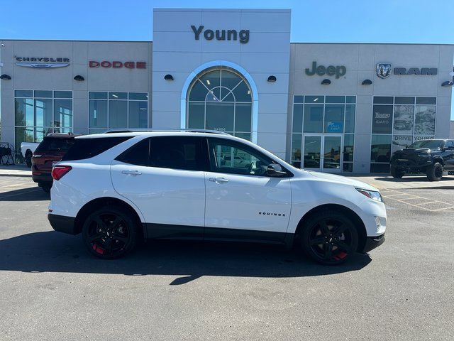 Used 2020 Chevrolet Equinox Premier w/ Premier Redline Edition image 2