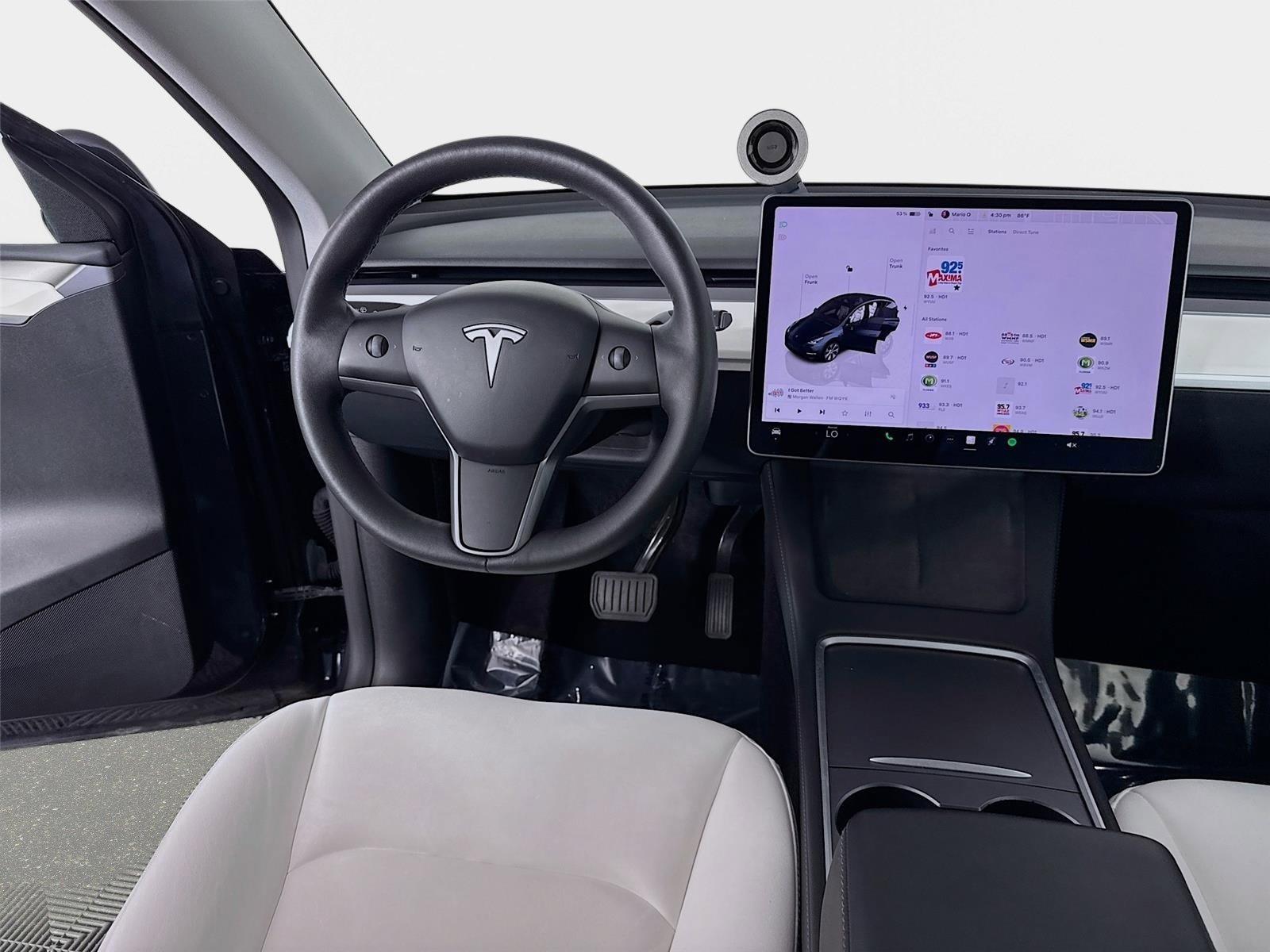 Used 2024 Tesla Model Y Long Range AWD/4WD image 23