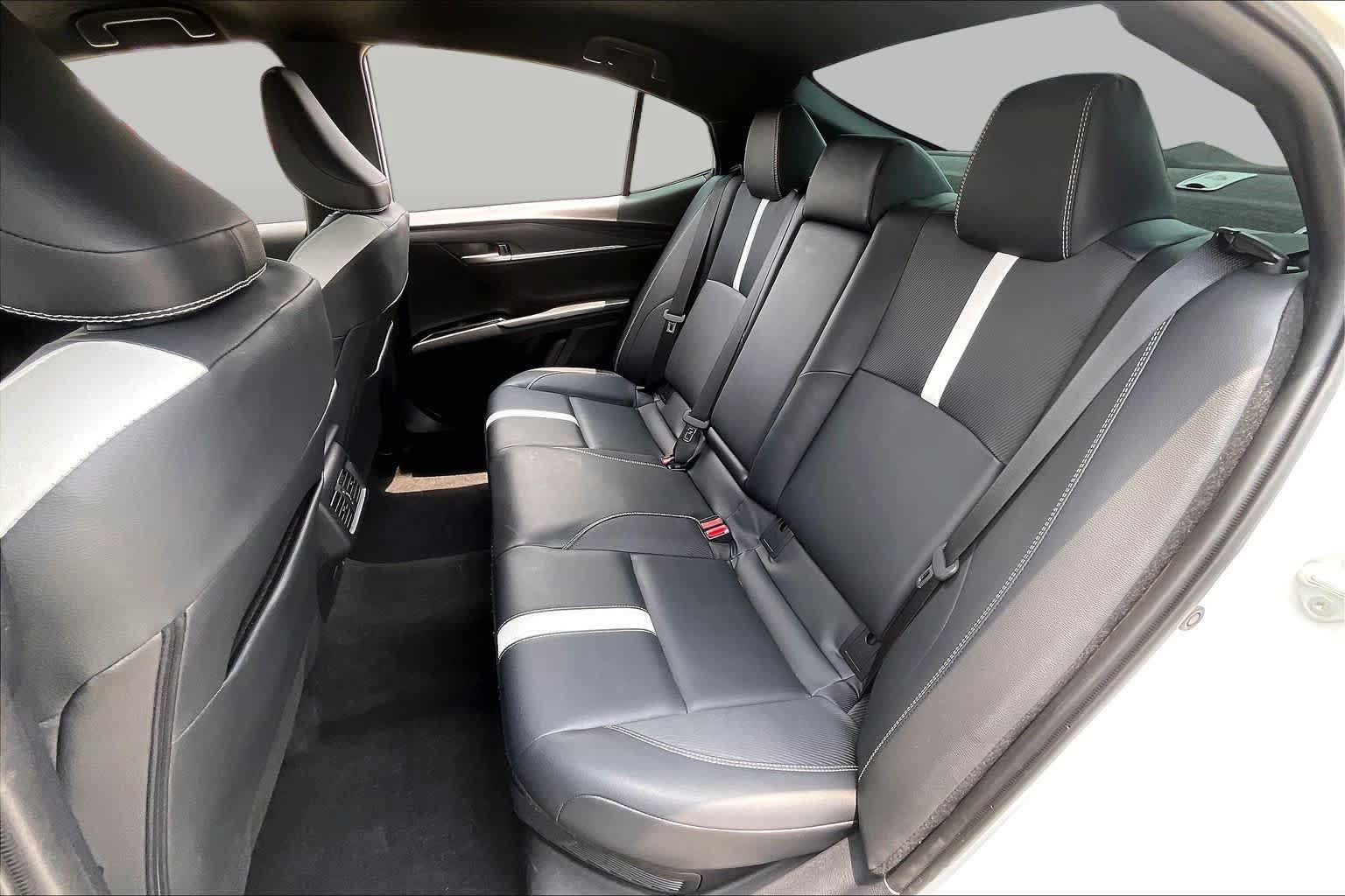 Used 2025 Toyota Camry SE FWD image 19