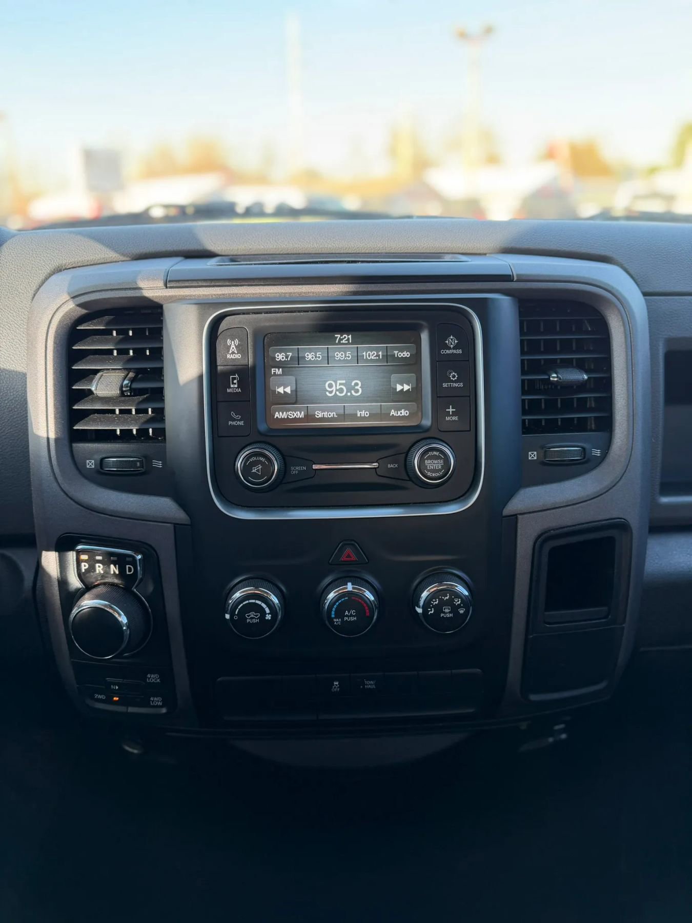 Used 2018 RAM 1500 Express AWD/4WD image 12