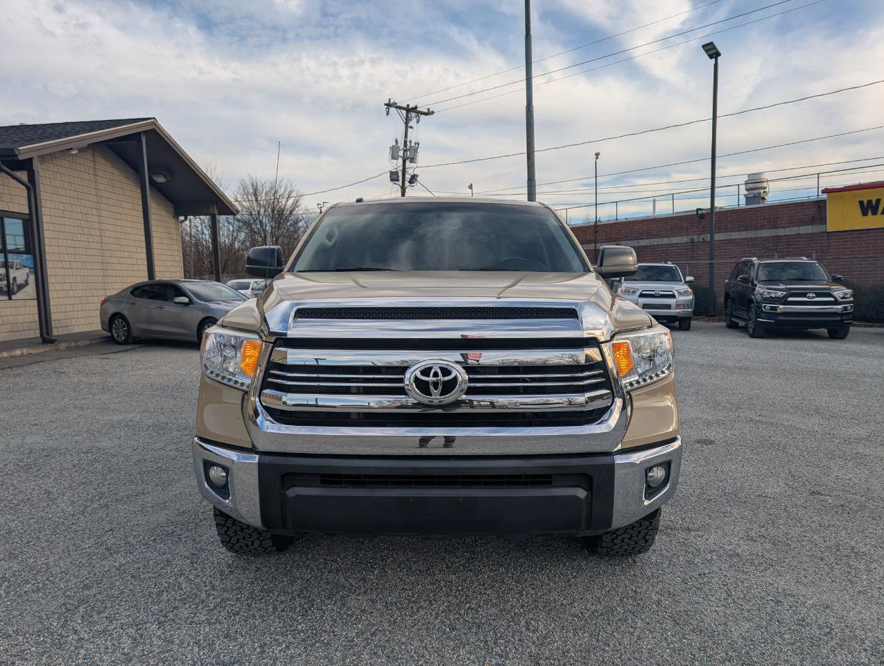 Used 2017 Toyota Tundra SR5 w/ SR5 Upgrade Package image 2