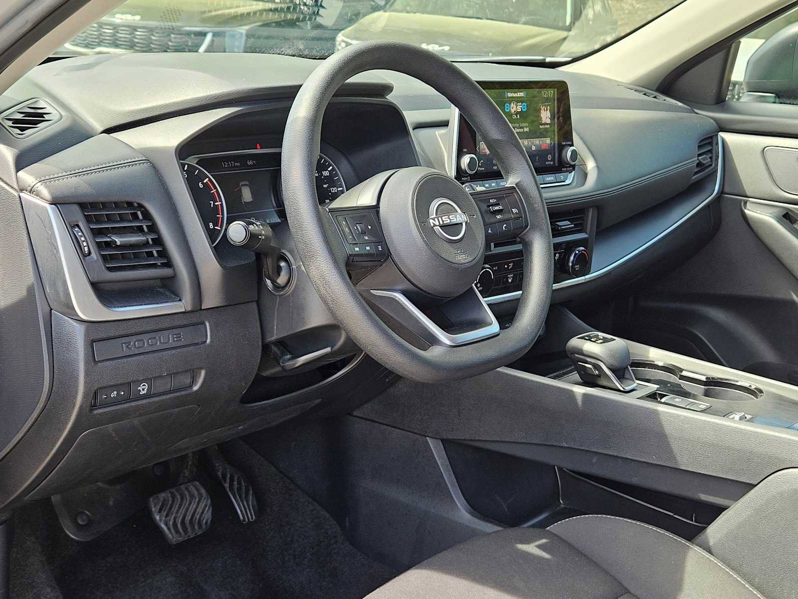 Used 2024 Nissan Rogue S image 2