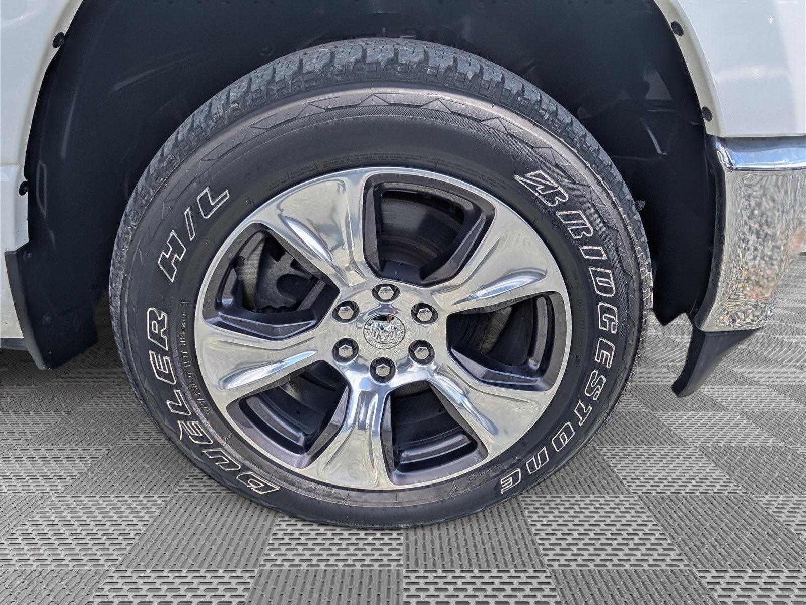 Used 2023 RAM 1500 Laramie AWD/4WD image 9