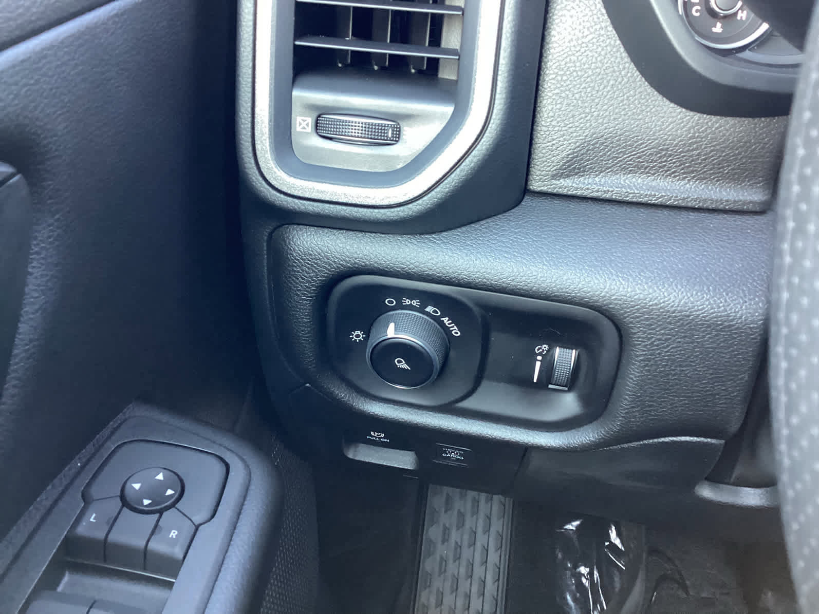 New 2026 RAM 1500 Tradesman w/ Off Road Group image 27