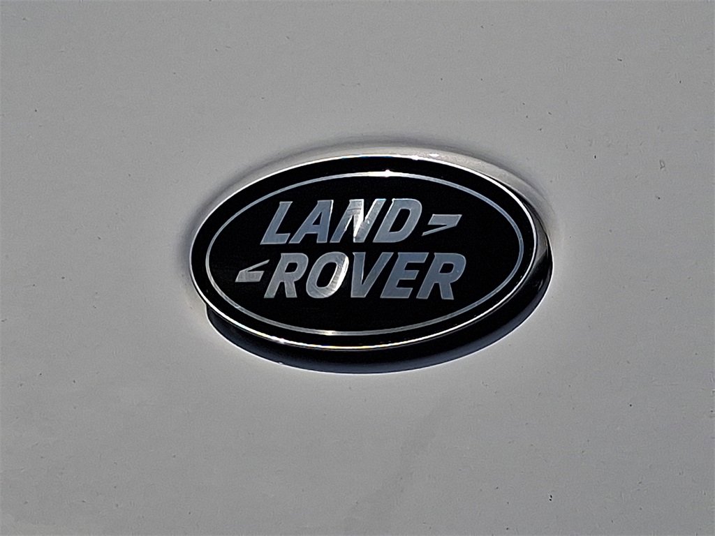 New 2025 Land Rover Discovery Dynamic SE image 23