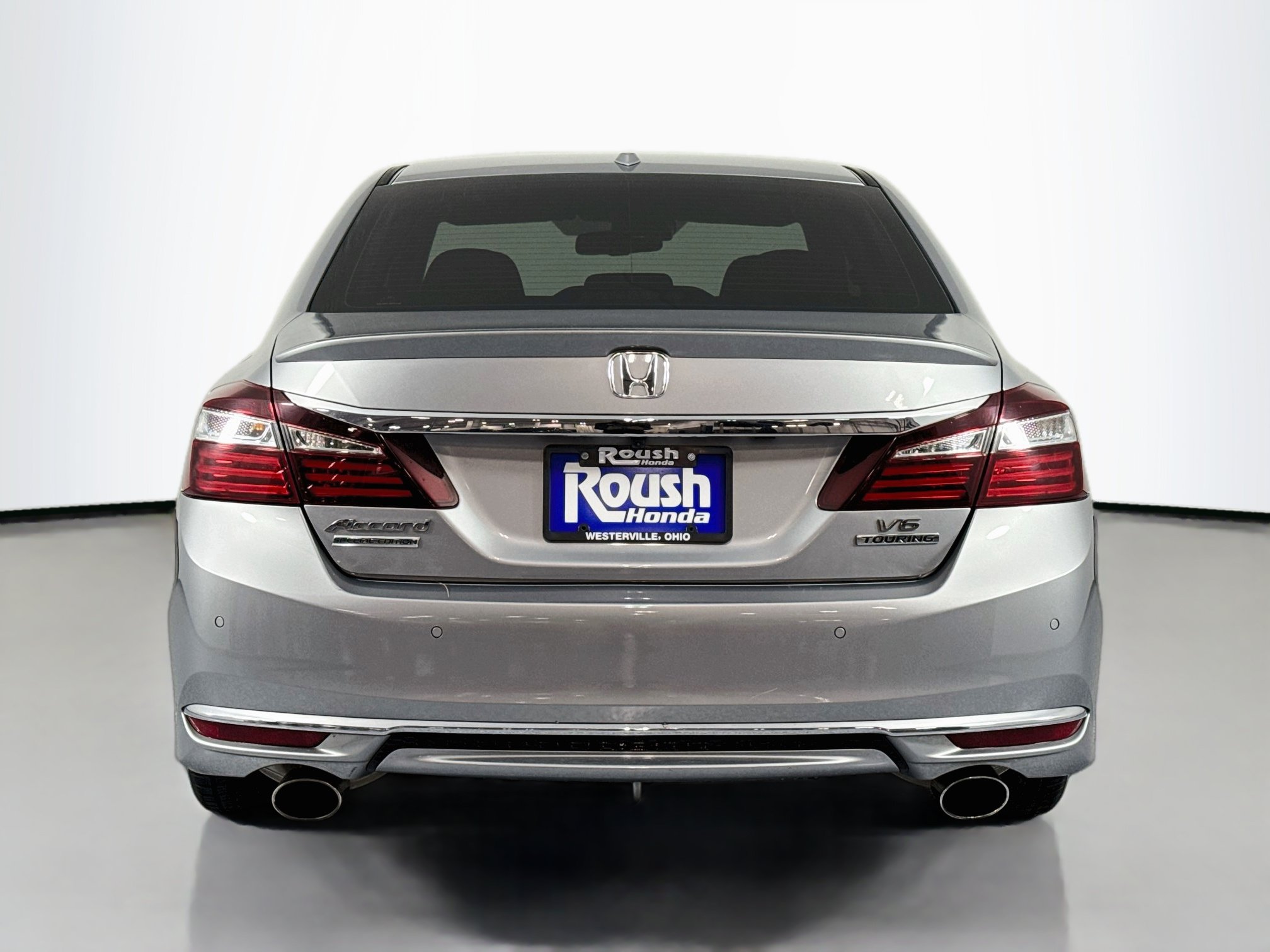 Used 2017 Honda Accord Touring image 6