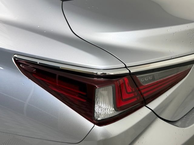 Used 2025 Lexus ES 350 w/ Premium Package FWD image 14
