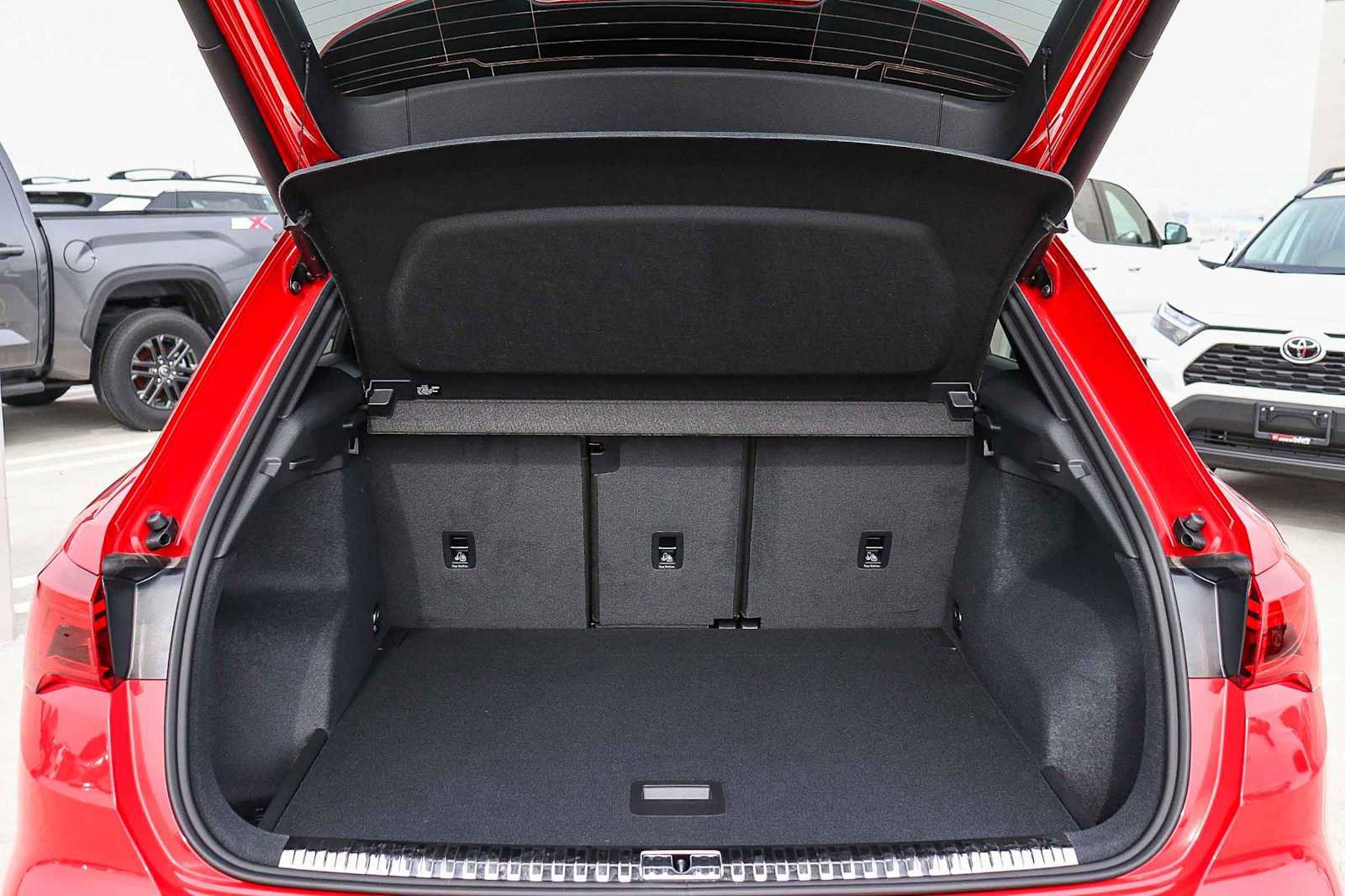 New 2025 Audi Q3 2.0T Premium image 36