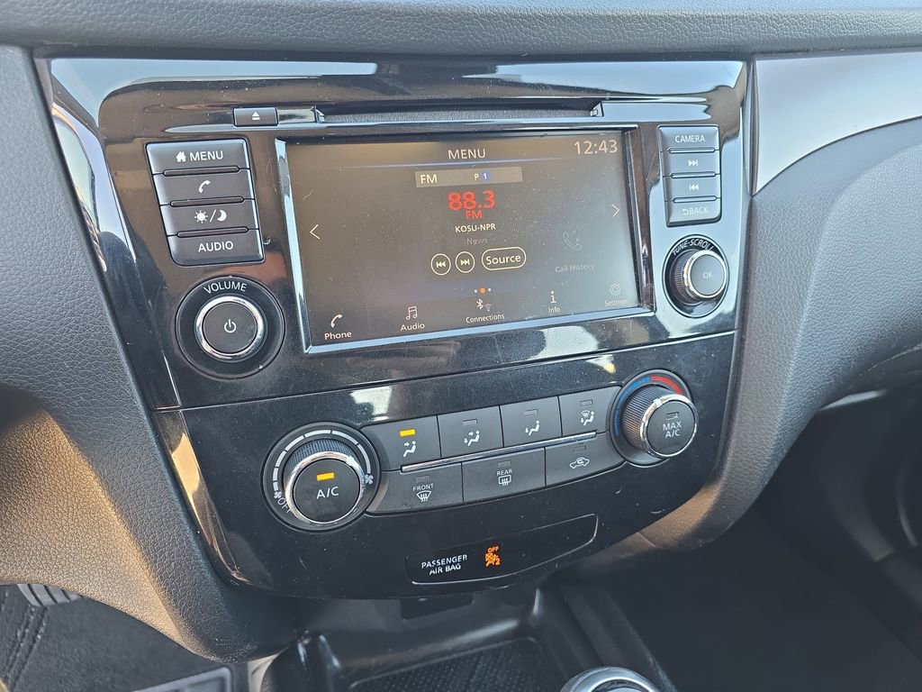 Used 2022 Nissan Rogue Sport S image 21