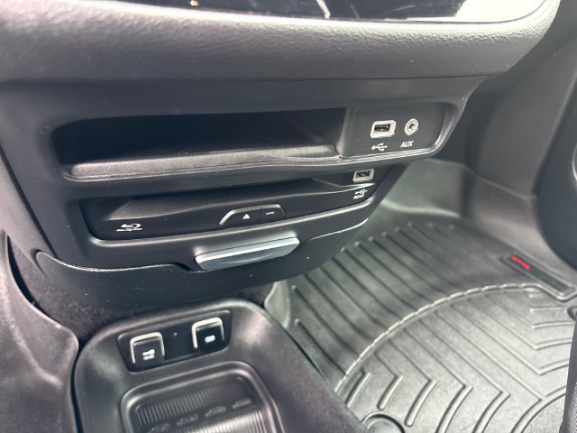 Used 2020 Chrysler Pacifica Touring-L Plus FWD image 25