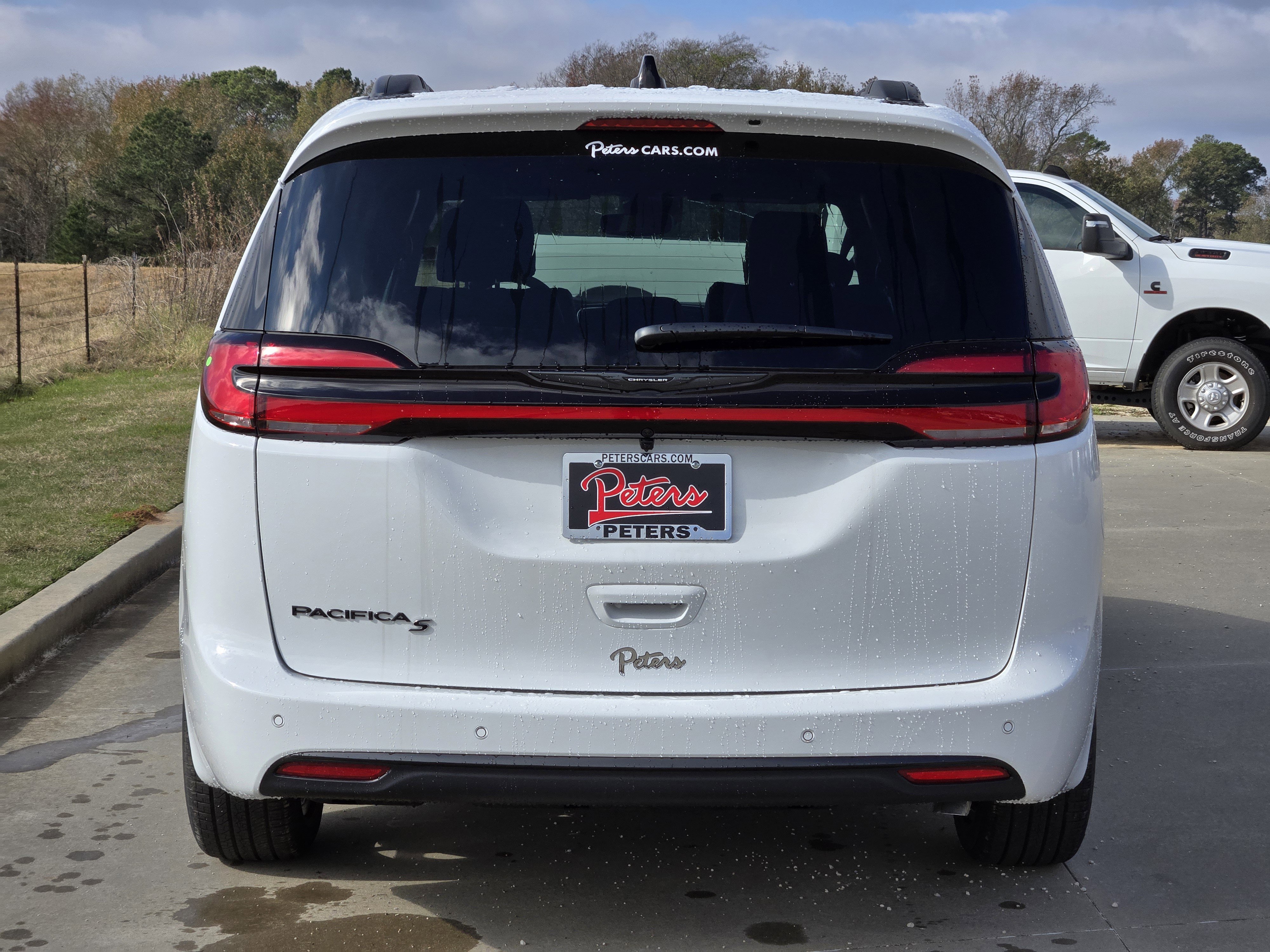 New 2026 Chrysler Pacifica Select w/ S Appearance Package image 4