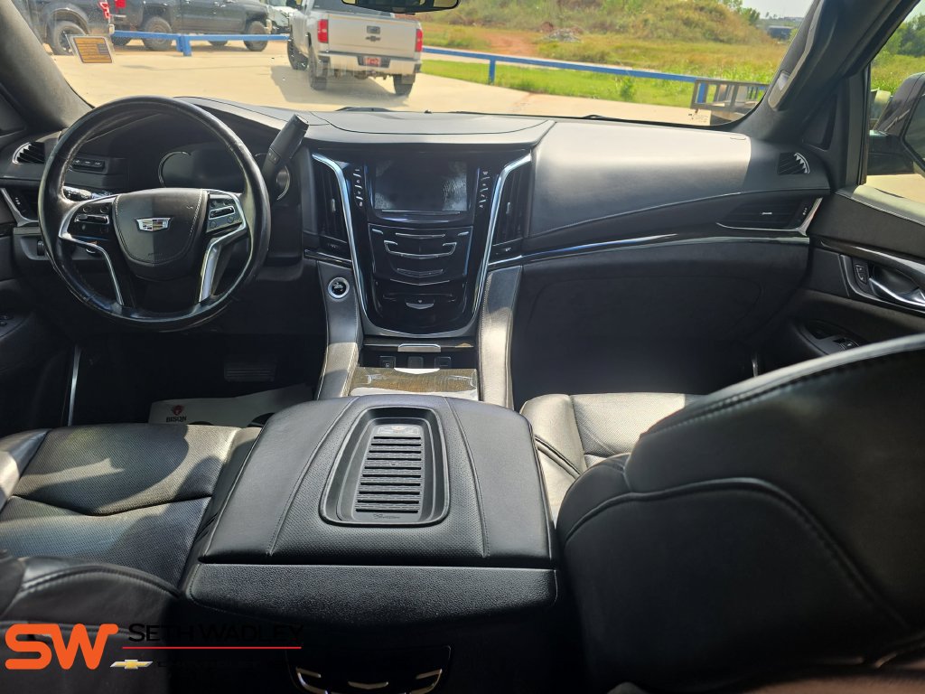 Used 2018 Cadillac Escalade ESV Platinum AWD/4WD image 9
