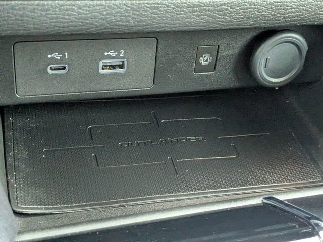 Used 2024 Mitsubishi Outlander SE image 22