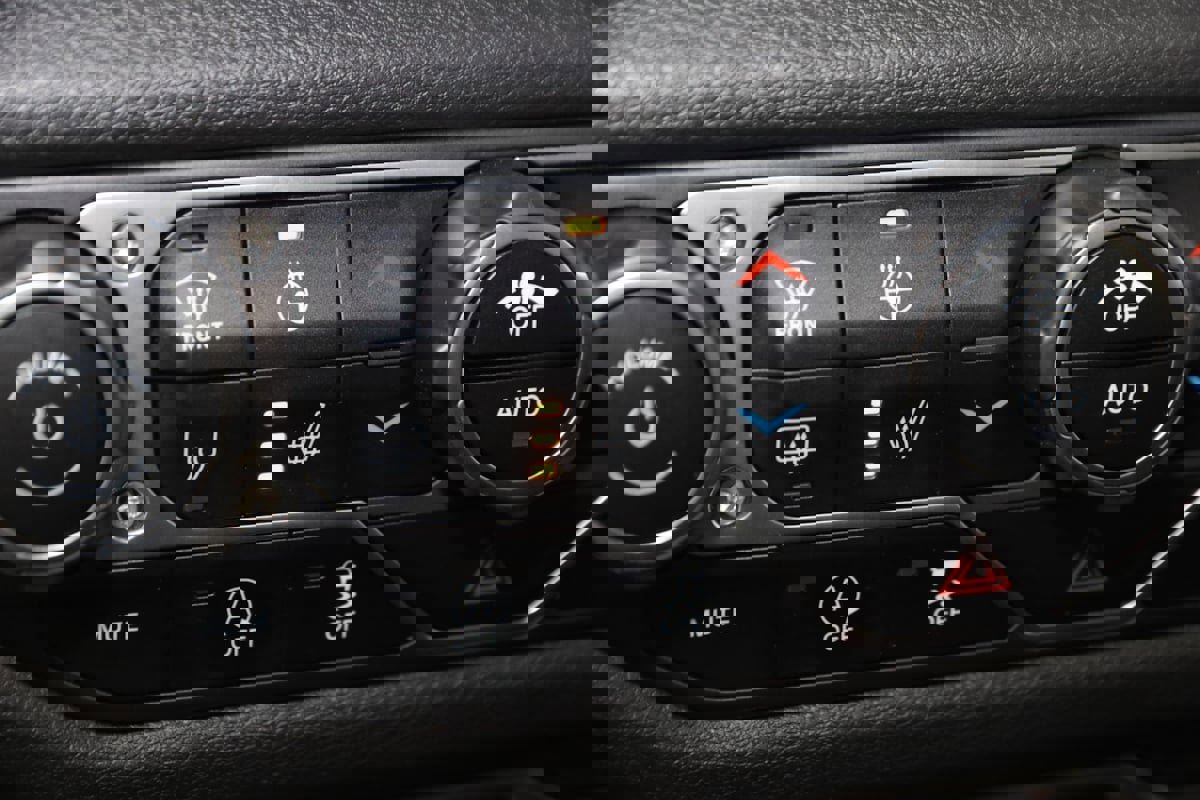 Used 2024 Jeep Wrangler Willys image 7