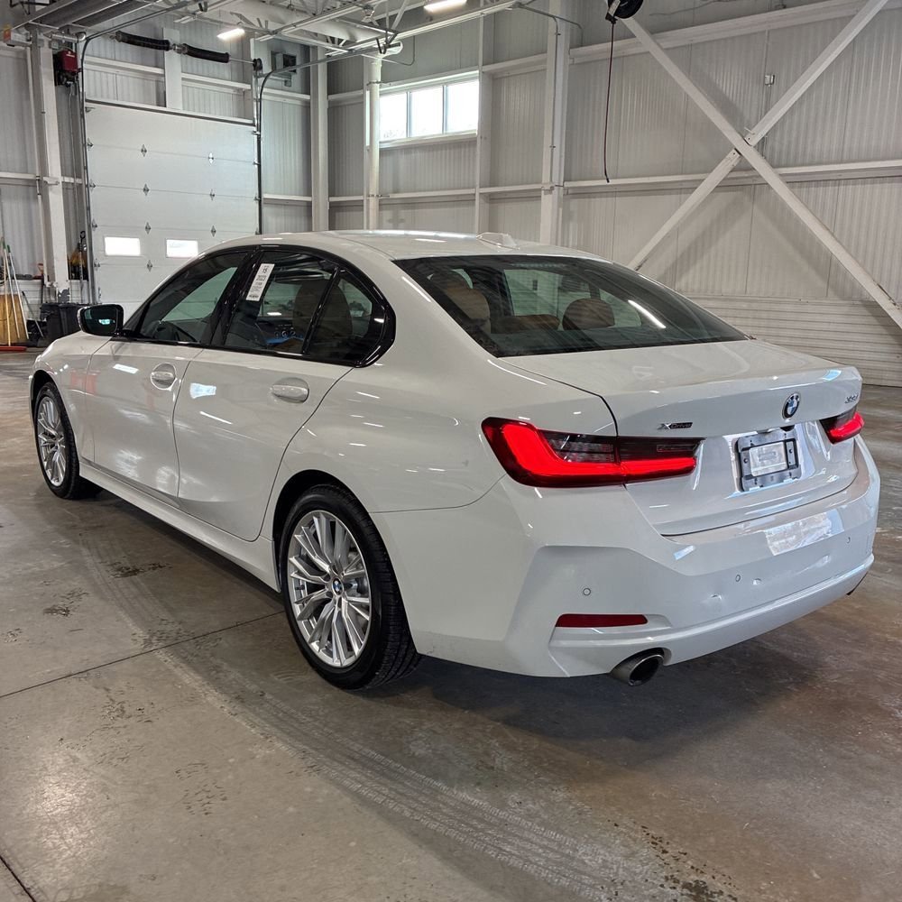 Used 2023 BMW 330i xDrive 330i xDrive w/ Driving Assistance Package image 2