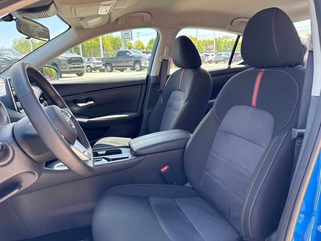 Used 2025 Nissan Sentra SR FWD image 46