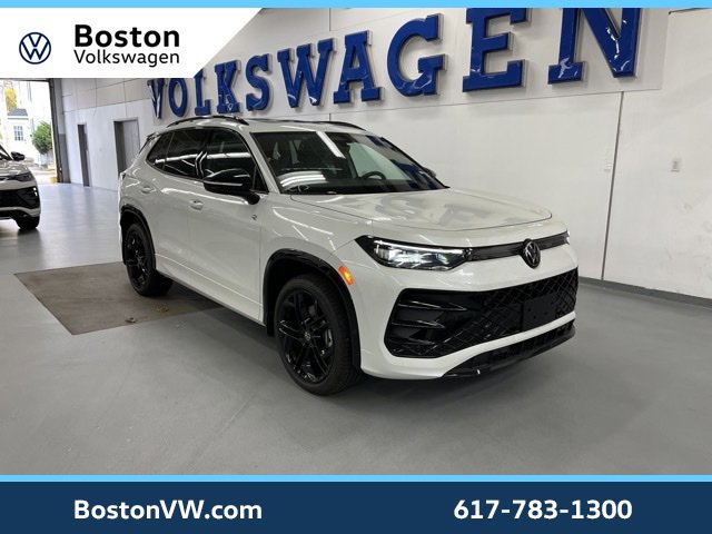 New 2025 Volkswagen Tiguan SE R-Line image 5