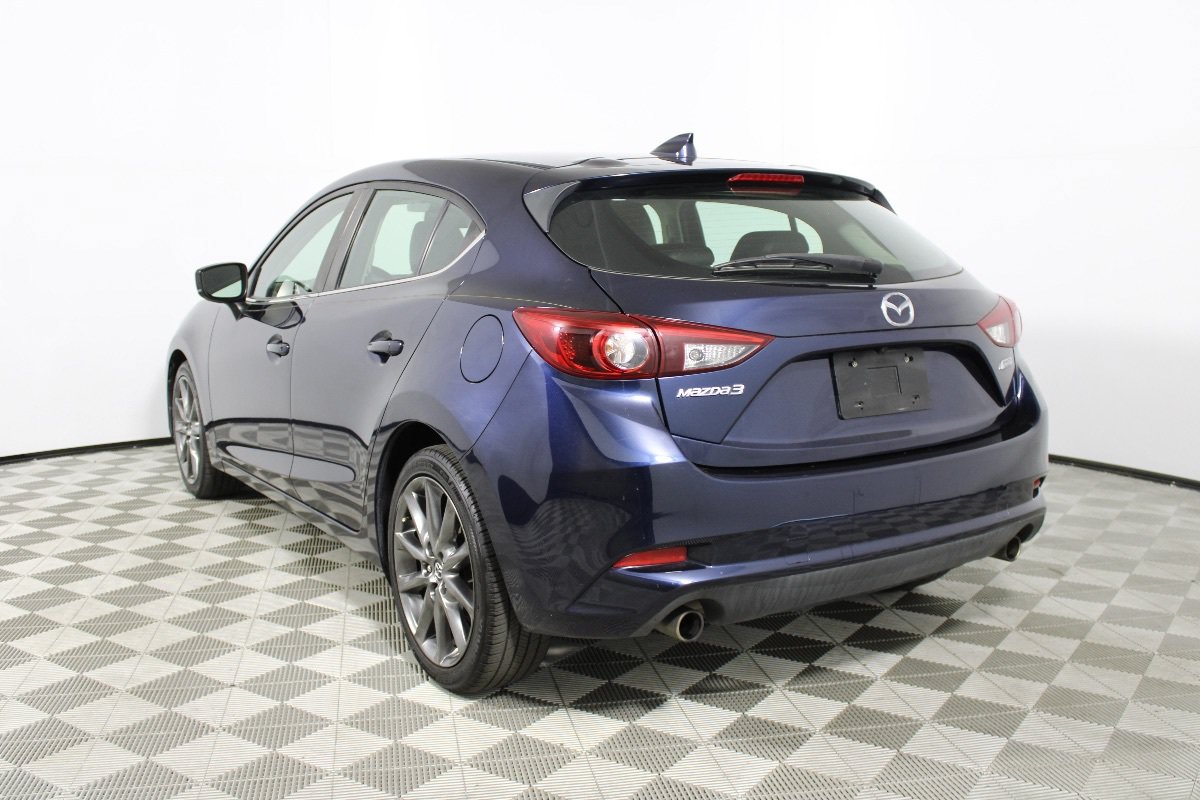 Used 2018 MAZDA MAZDA3 Grand Touring w/ Premium Equipment Package FWD image 22
