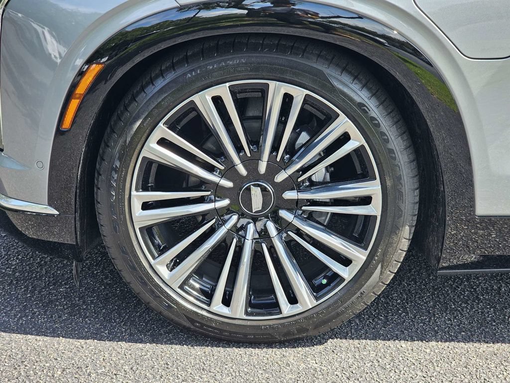 Certified 2026 Cadillac Vistiq Premium Luxury AWD/4WD image 13