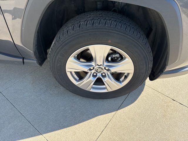 Used 2025 Toyota RAV4 XLE image 9