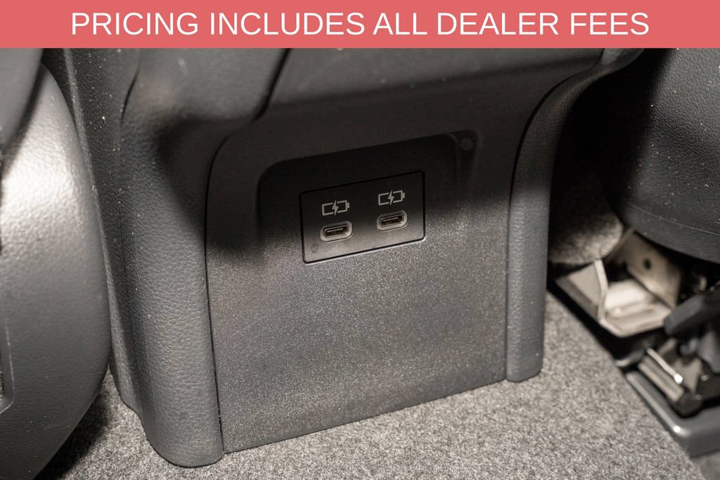 Used 2024 Toyota Prius XLE FWD image 7