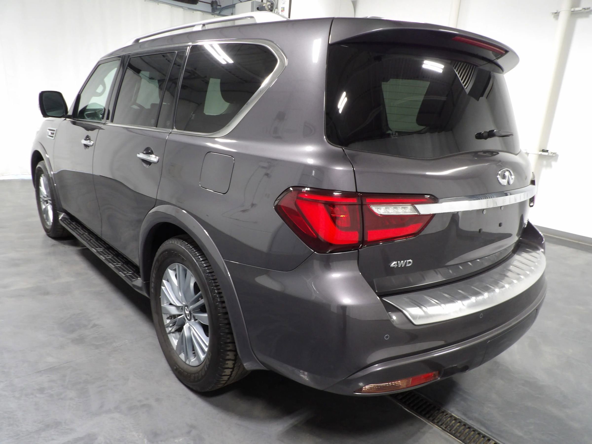 Used 2024 INFINITI QX80 Luxe image 11