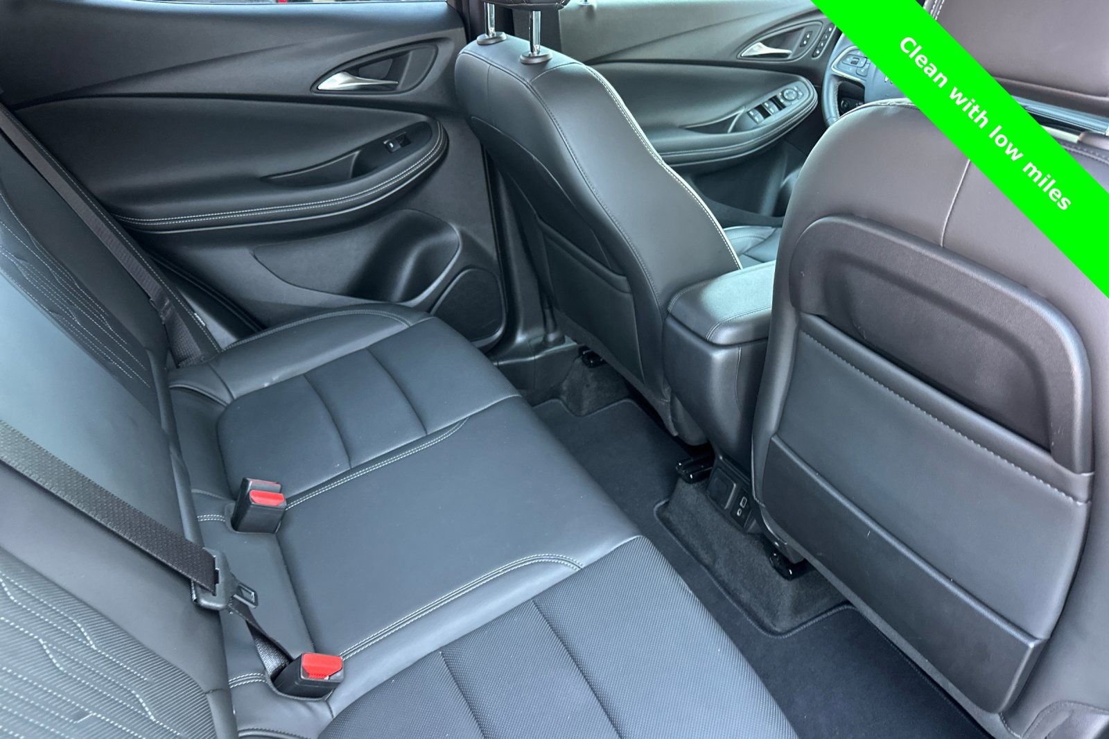 Used 2024 Buick Encore GX Avenir w/ Avenir Convenience Package image 19