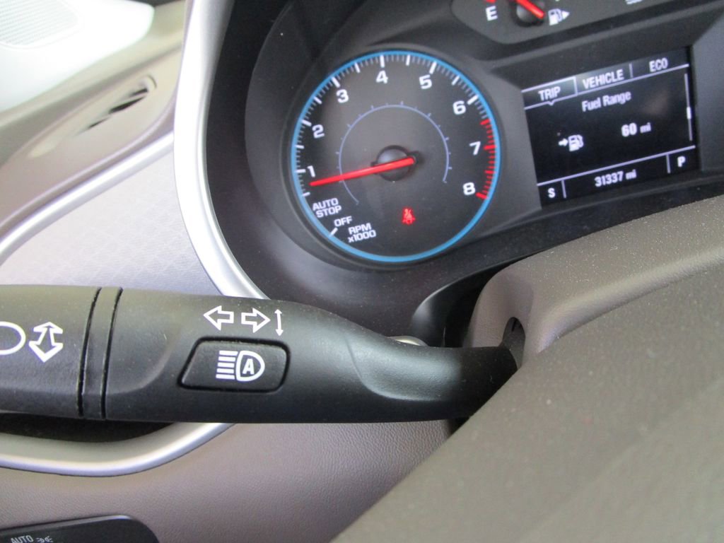 Used 2025 Chevrolet Malibu LT image 32