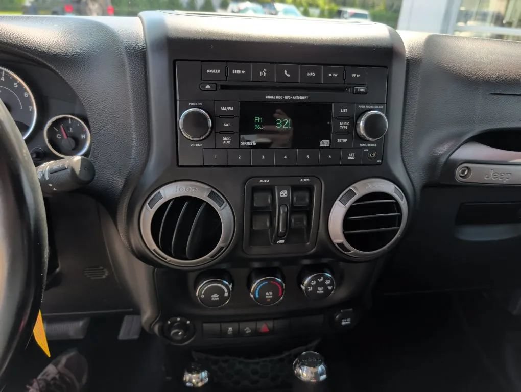 Used 2013 Jeep Wrangler Unlimited Sport AWD/4WD image 10