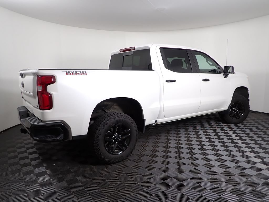 Used 2024 Chevrolet Silverado 1500 LT Trail Boss w/ Convenience Package II AWD/4WD image 18