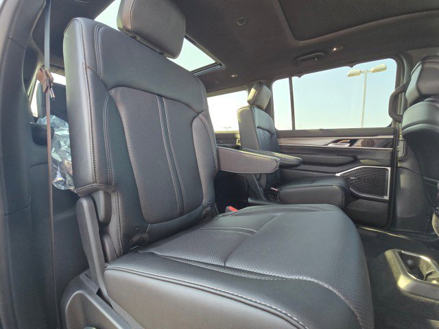 New 2025 Jeep Wagoneer Series II w/ Convenience Group I image 15