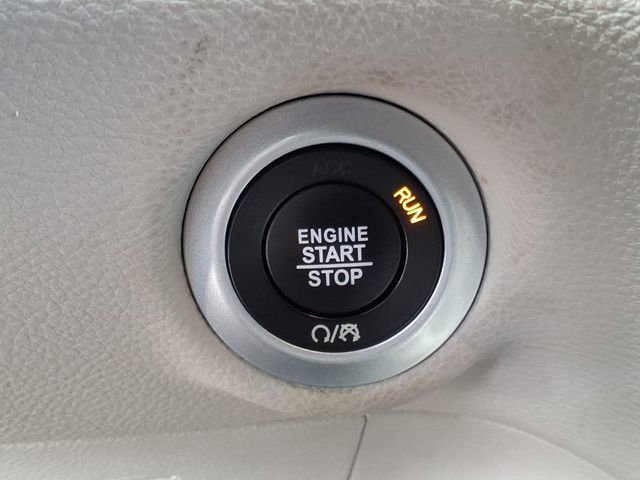 Used 2024 Chrysler Pacifica Limited FWD image 25