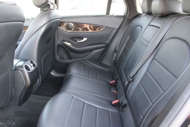 Used 2020 Mercedes-Benz GLC 300 4MATIC image 34