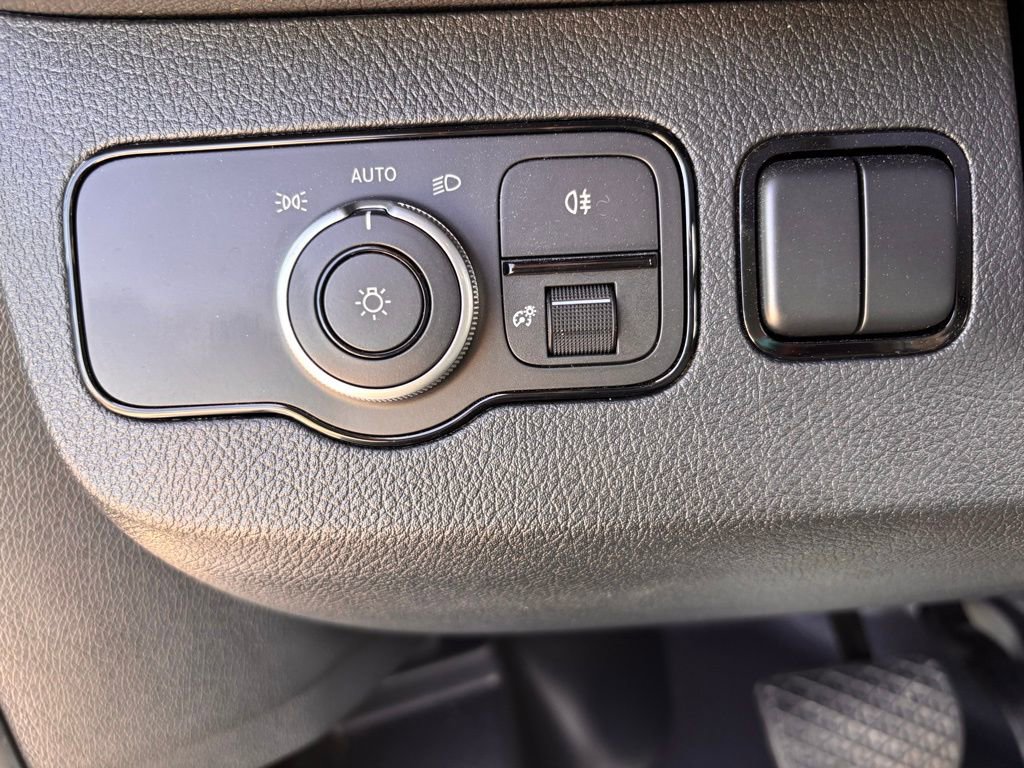 Used 2024 Mercedes-Benz Sprinter 2500 image 27